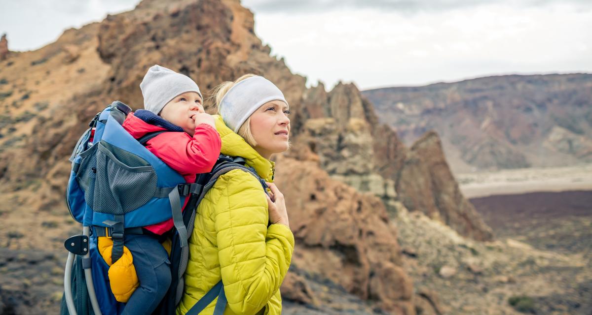 Randonner avec bébé : l’aventure en famille commence !